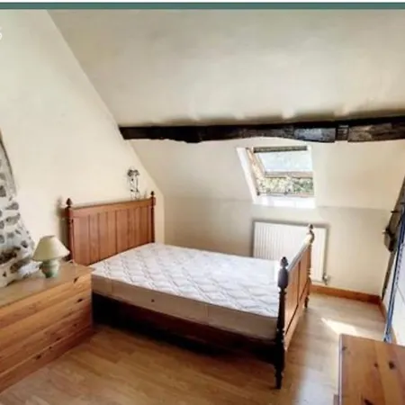 Peaceful Detached Stone Semesterbostad